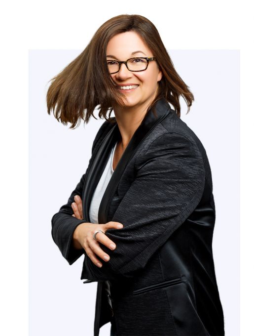 Frau mit Tritec-Haar-System gegen Negative Kreisl&auml;ufe